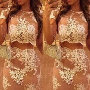 ✨NEW! Stunning lace 2 PC top/skirt set. ✨
